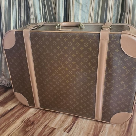 Louis Vuitton Luggage with COA - Picture 1 of 12